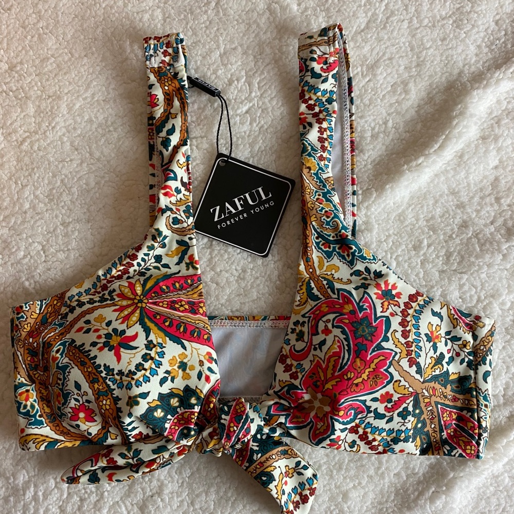 NWT Zaful floral bikini top